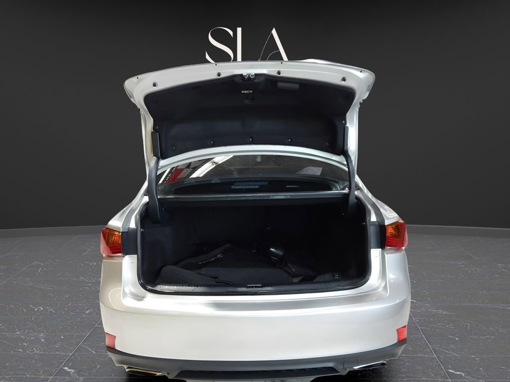 Used 2019 Lexus IS 300 F Sport image 8