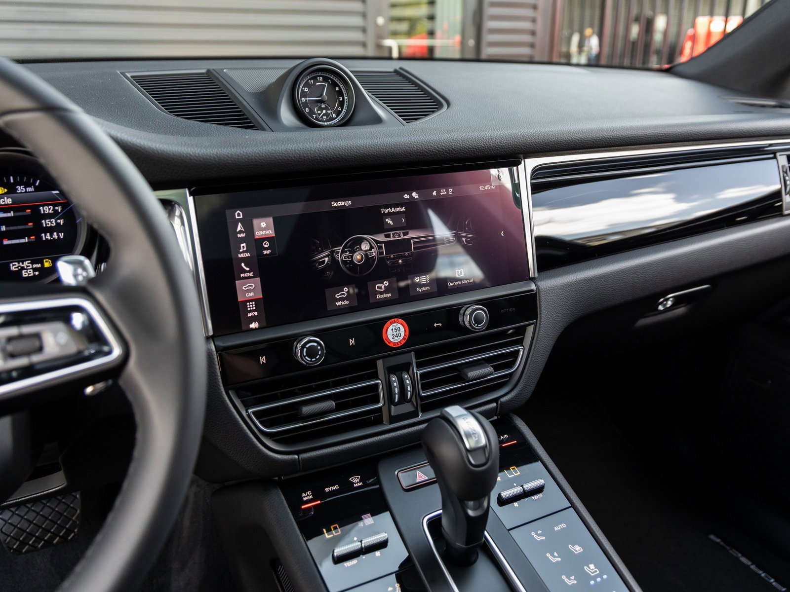 New 2026 Porsche Macan image 31