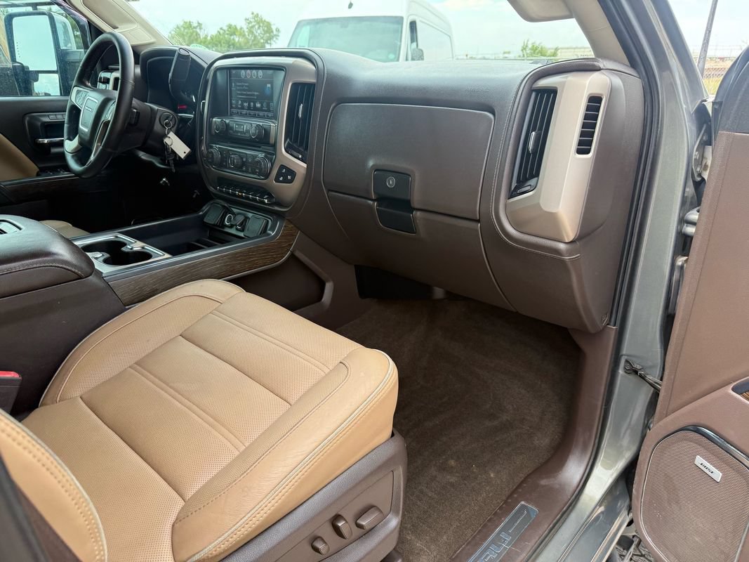 Used 2017 GMC Sierra 3500 Denali w/ Duramax Plus Package AWD/4WD image 15