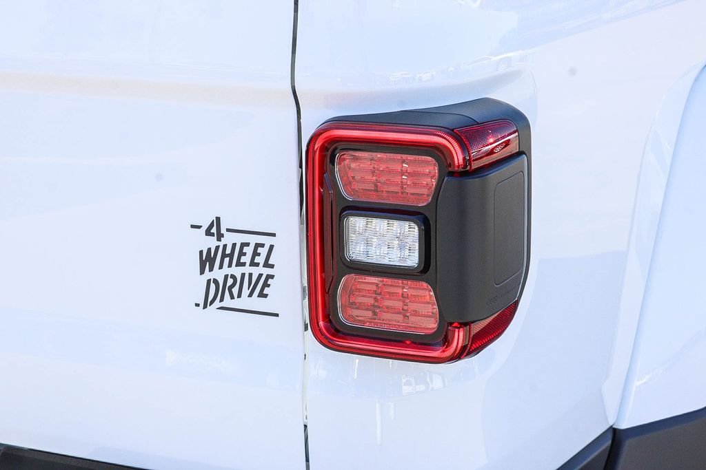 New 2026 Jeep Gladiator Sport AWD/4WD image 10
