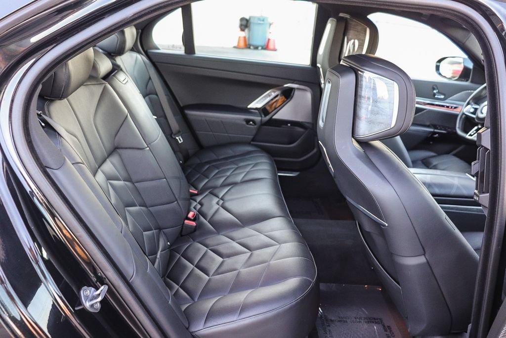 Used 2024 BMW 740i RWD image 19