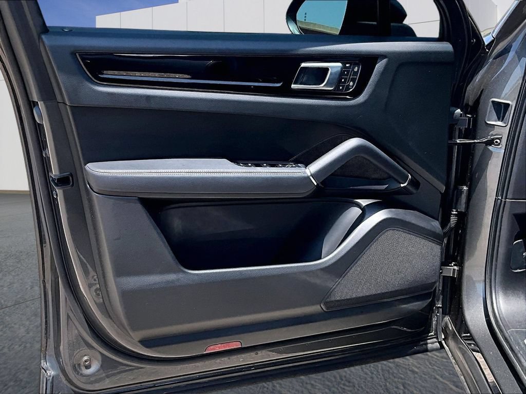 Certified 2023 Porsche Cayenne AWD/4WD image 19