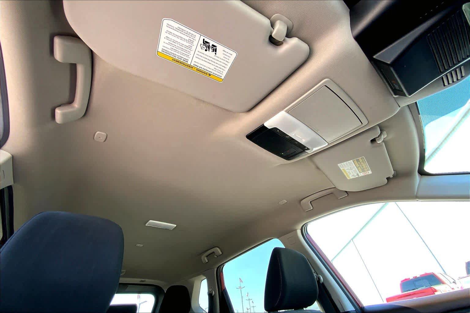 Used 2023 Nissan Rogue SV FWD image 14
