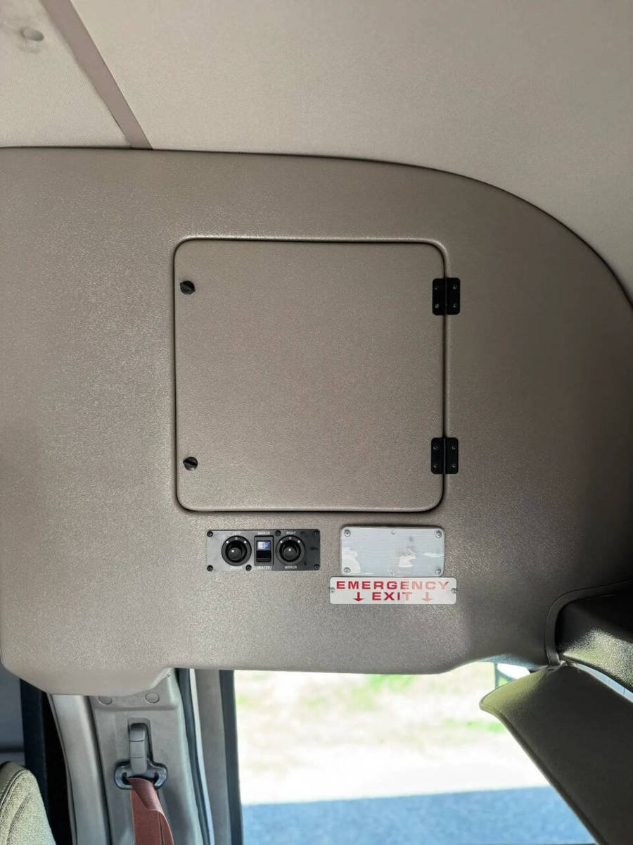 Used 2023 GMC Savana 3500 w/ Shuttle Bus Package RWD image 17