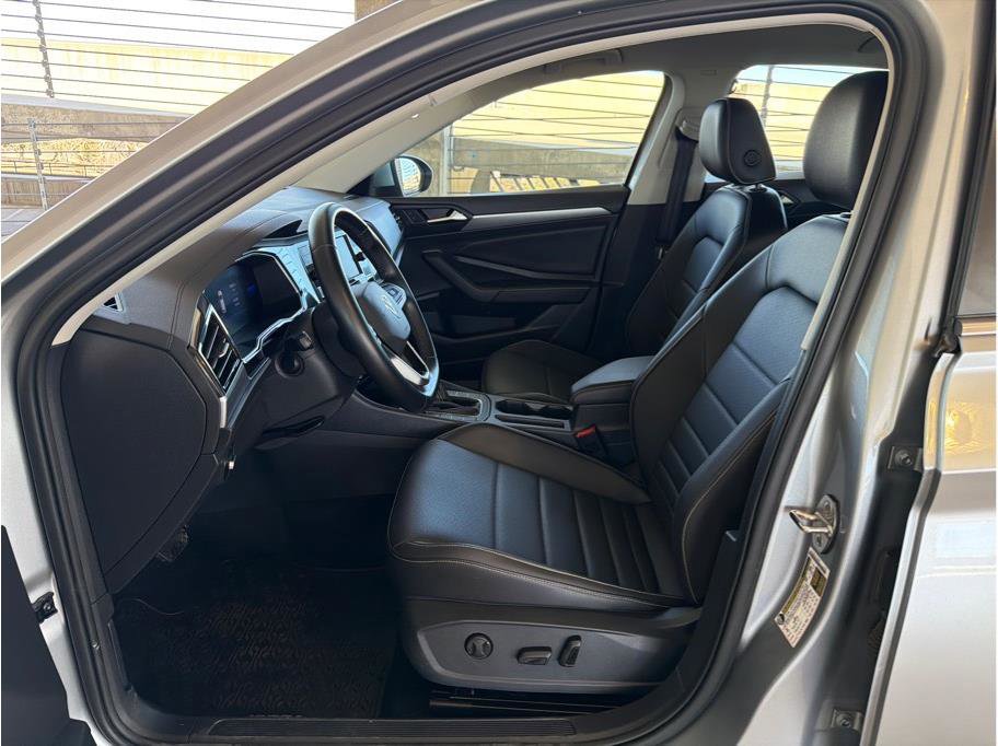 Used 2022 Volkswagen Jetta SE image 10