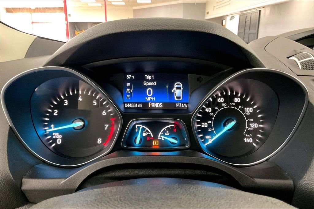 Used 2018 Ford Escape SE w/ Ford Safe & Smart Package FWD image 13