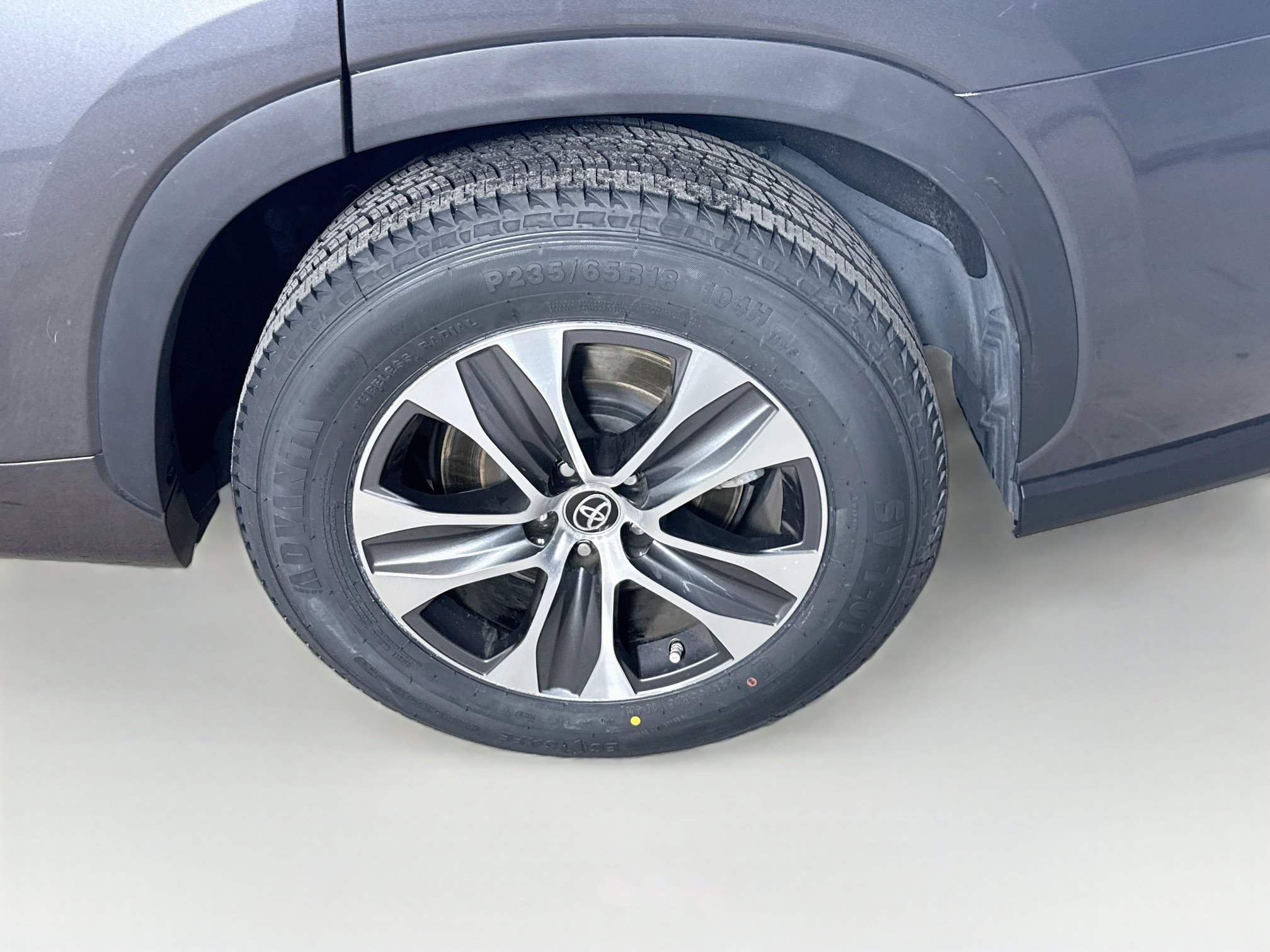 Used 2023 Toyota Highlander XLE FWD image 39