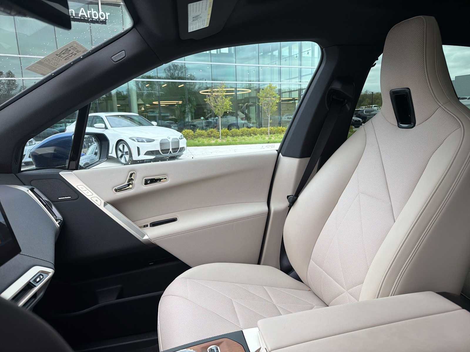 Certified 2023 BMW iX xDrive50 w/ Premium Package AWD/4WD image 20