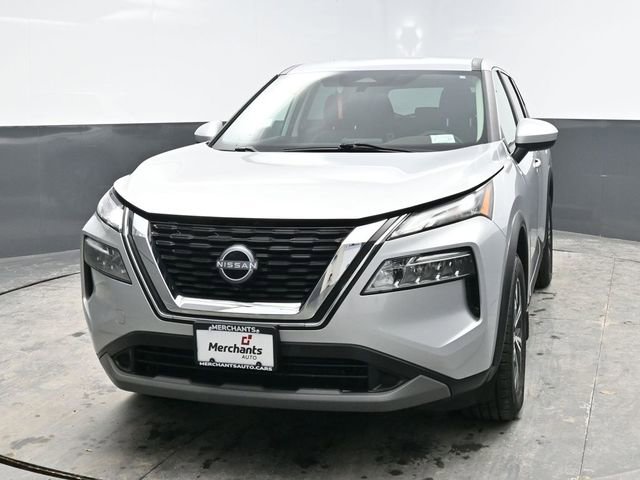 Used 2023 Nissan Rogue SV image 2