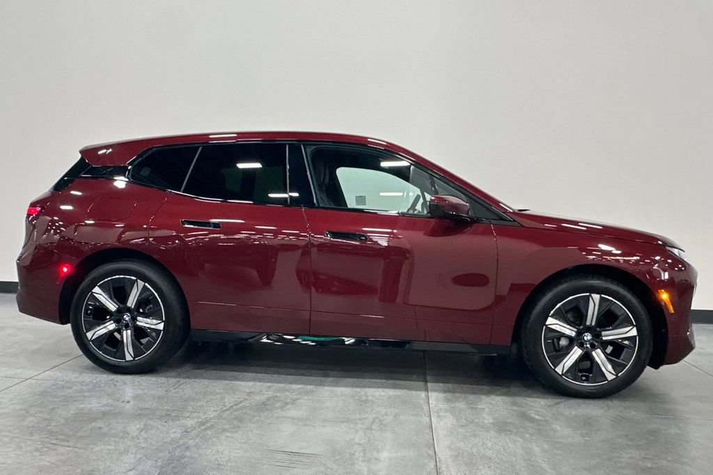 Used 2026 BMW iX xDrive45 w/ Premium Package AWD/4WD image 3