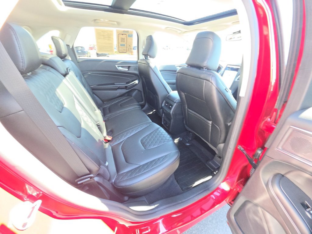 Used 2024 Ford Edge Titanium AWD/4WD image 31
