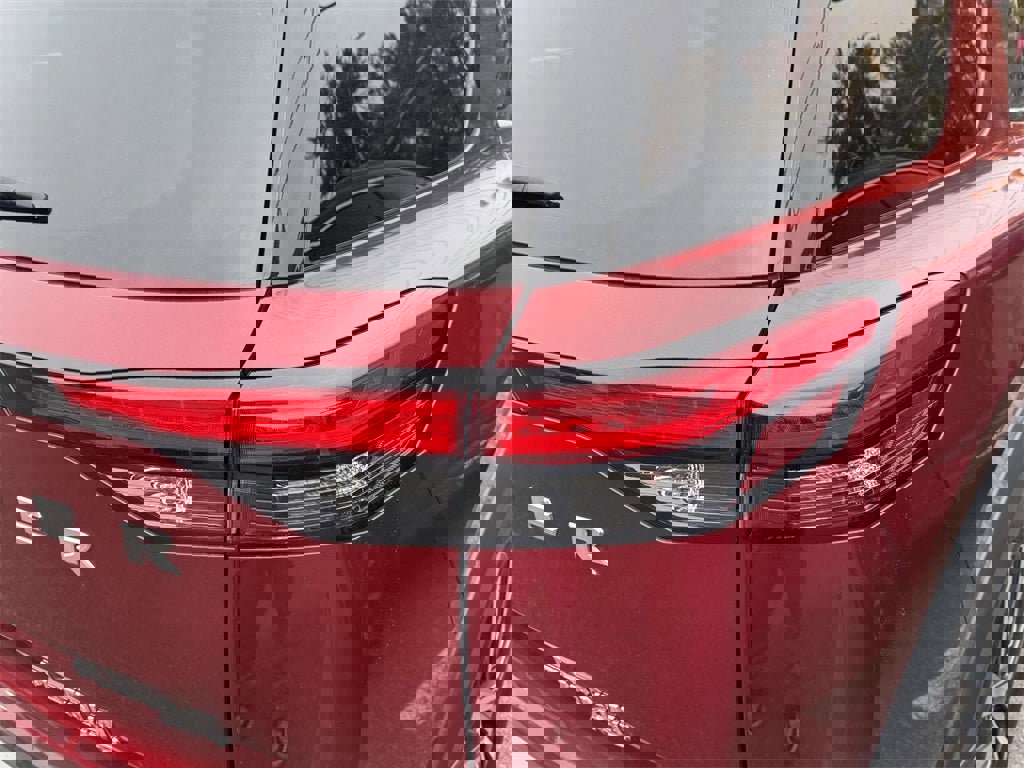 Used 2022 Nissan Pathfinder Platinum w/ Cargo Package image 7