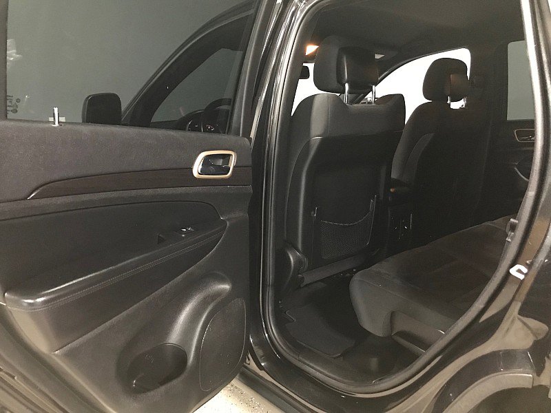 Used 2014 Jeep Grand Cherokee Laredo w/ 18" Wheel & 8.4" Radio Group AWD/4WD image 18