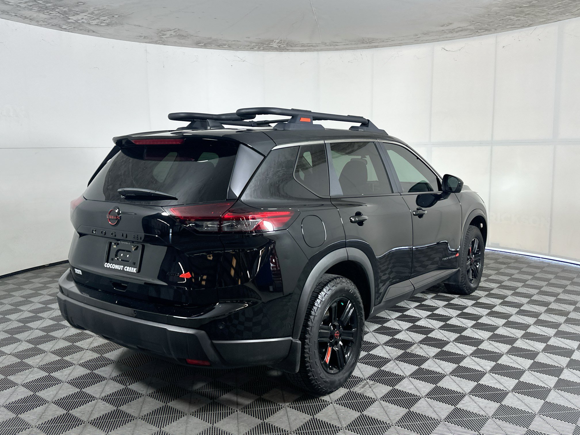 Used 2026 Nissan Rogue SV AWD/4WD image 3