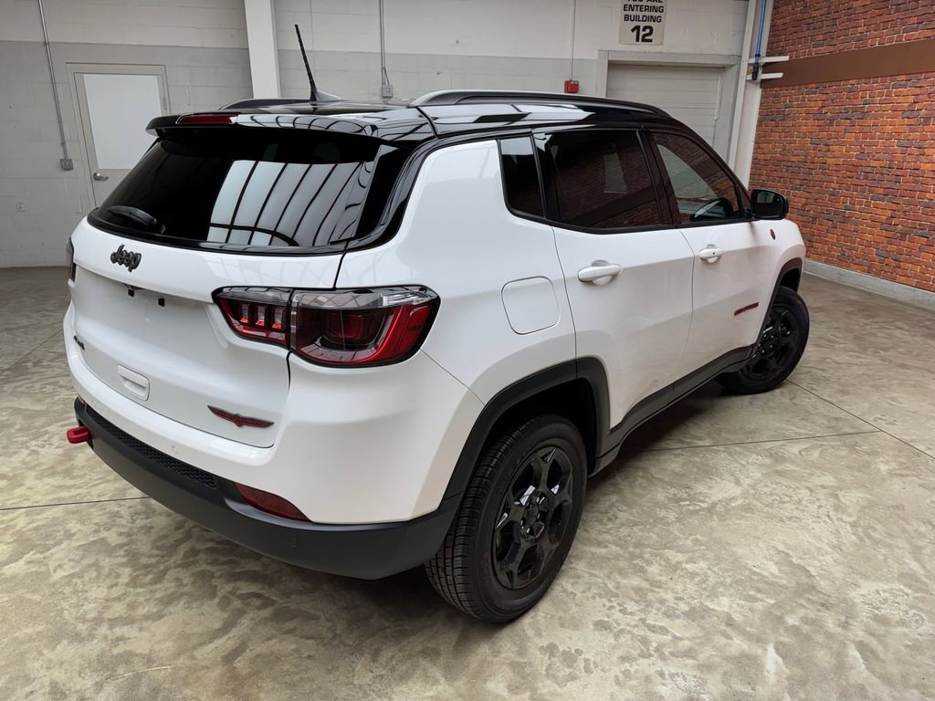 Used 2024 Jeep Compass Trailhawk AWD/4WD image 5