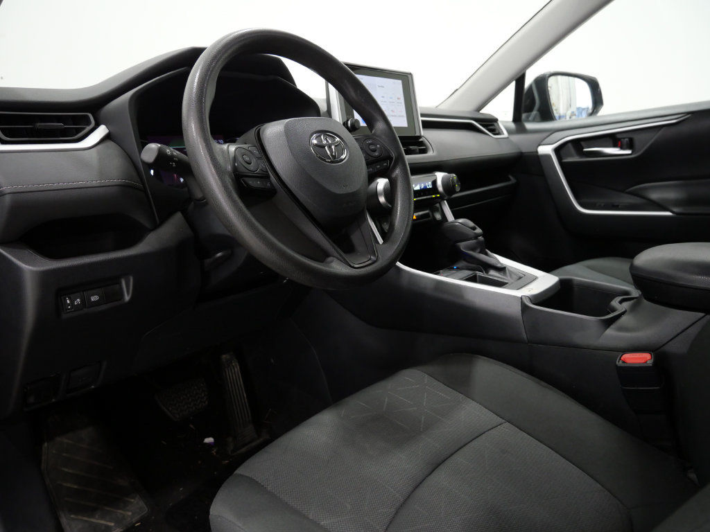 Used 2024 Toyota RAV4 XLE FWD image 11