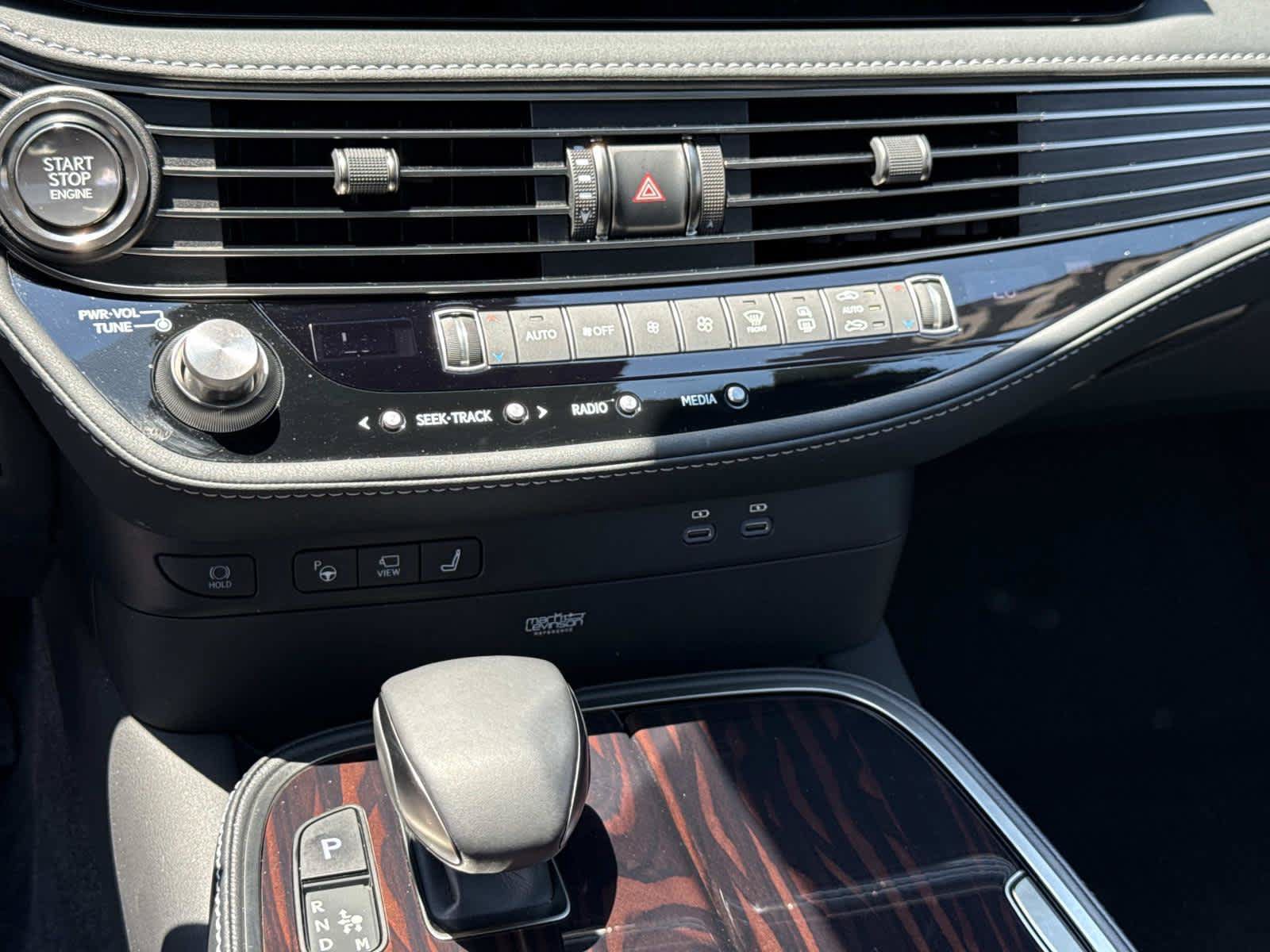 Used 2024 Lexus LS 500 AWD w/ Luxury Package image 20