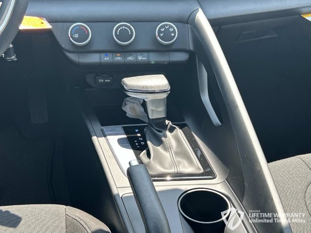 New 2026 Hyundai Elantra SE FWD image 16