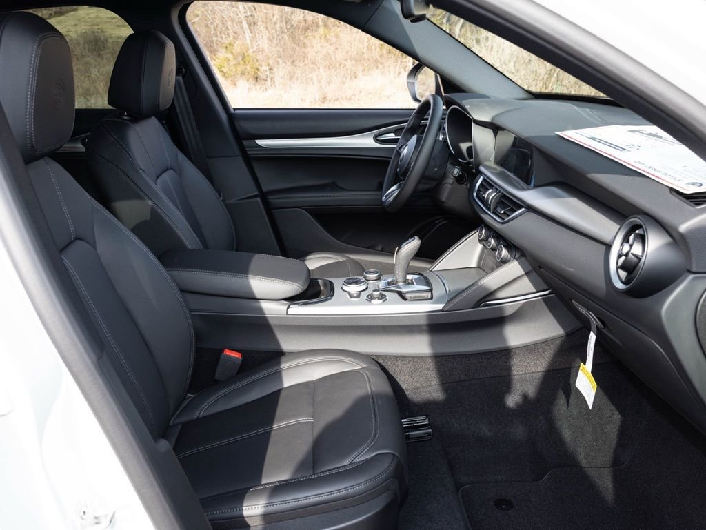 New 2026 Alfa Romeo Stelvio Sprint w/ Convenience Package AWD/4WD image 63