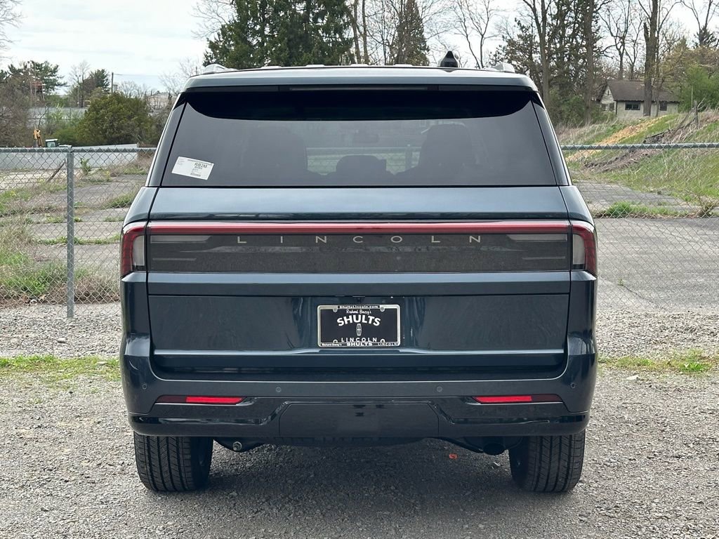 New 2025 Lincoln Navigator Reserve image 5