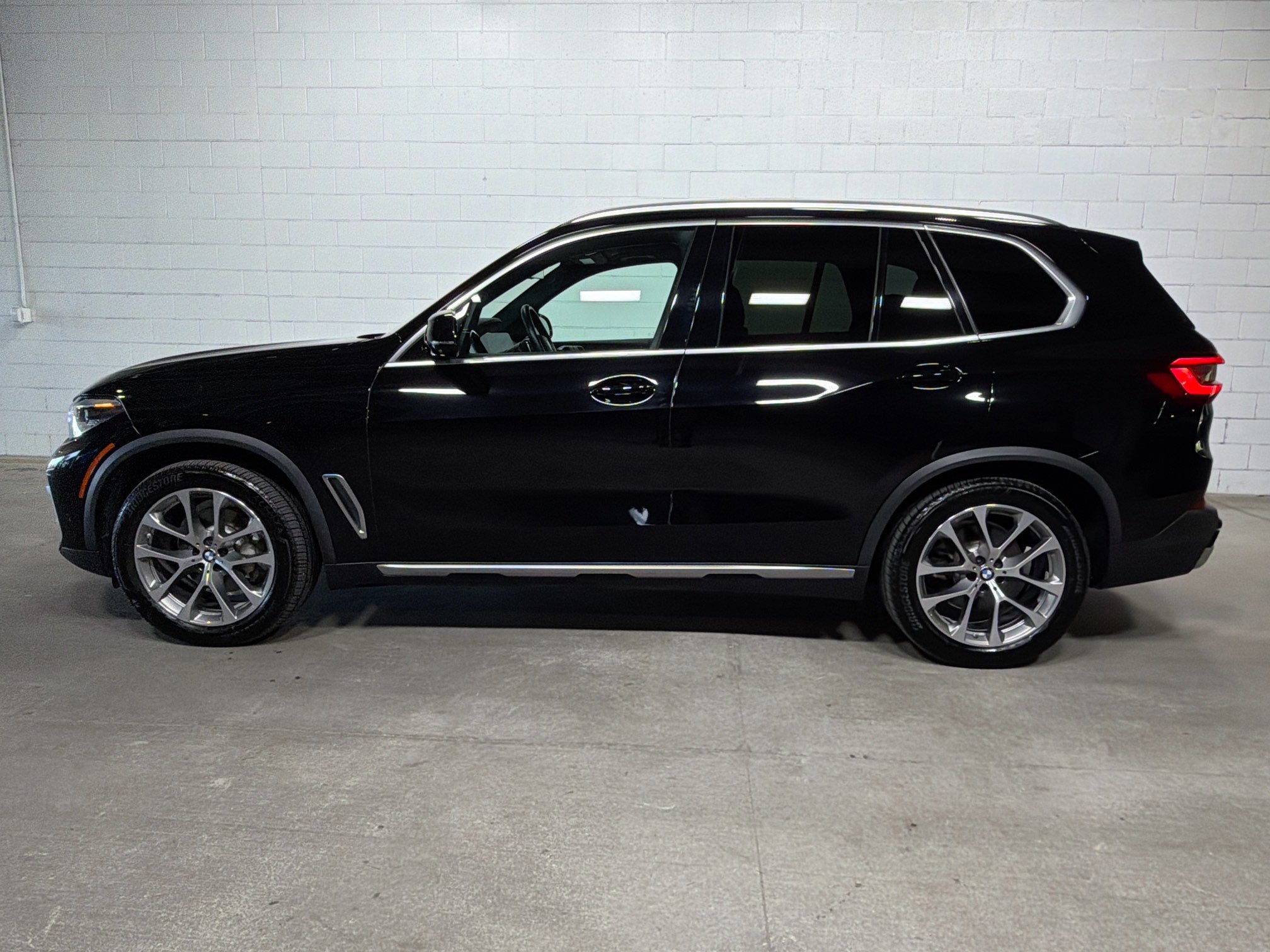Used 2020 BMW X5 sDrive40i w/ Premium Package image 2