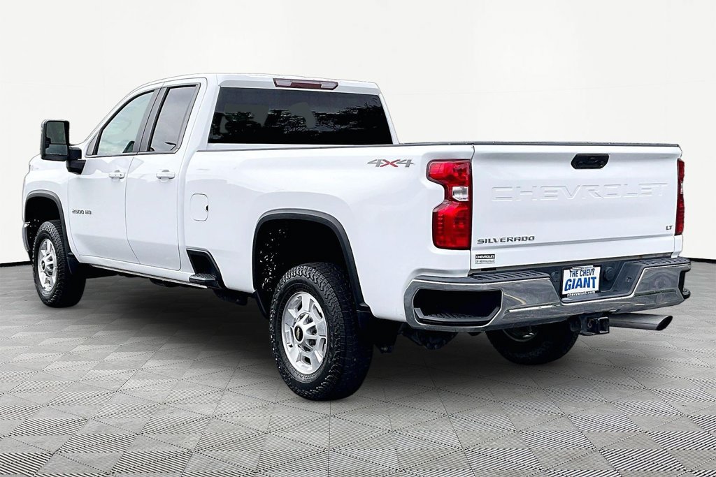 Used 2022 Chevrolet Silverado 2500 LT w/ Convenience Package AWD/4WD image 4