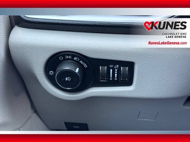 Used 2019 Chrysler Pacifica Touring-L FWD image 42