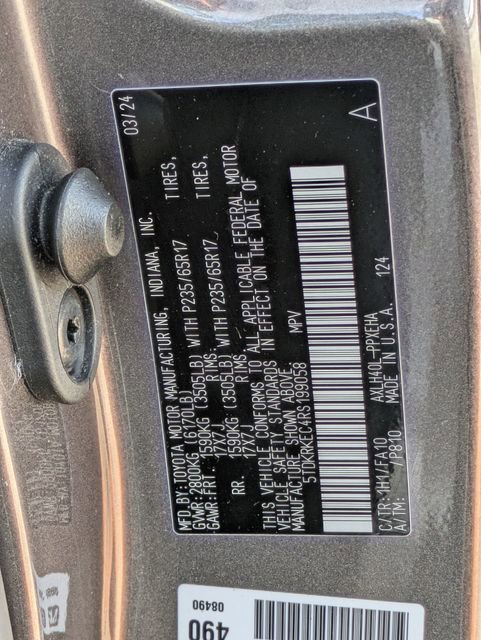 Used 2024 Toyota Sienna LE image 34