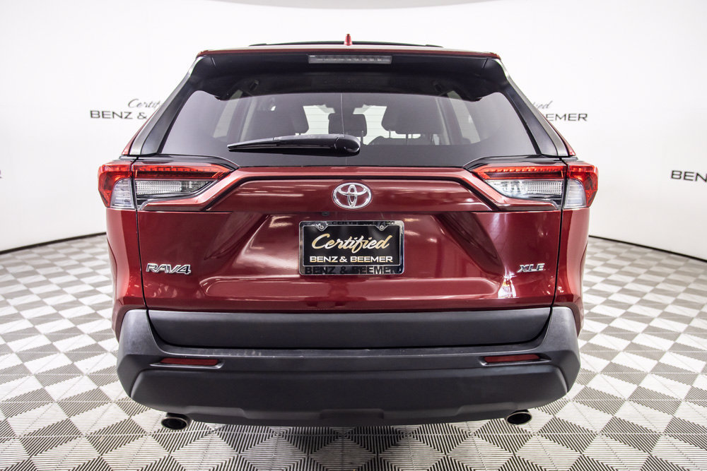 Used 2021 Toyota RAV4 XLE w/ Carpet Mat Package (TMS) FWD image 7