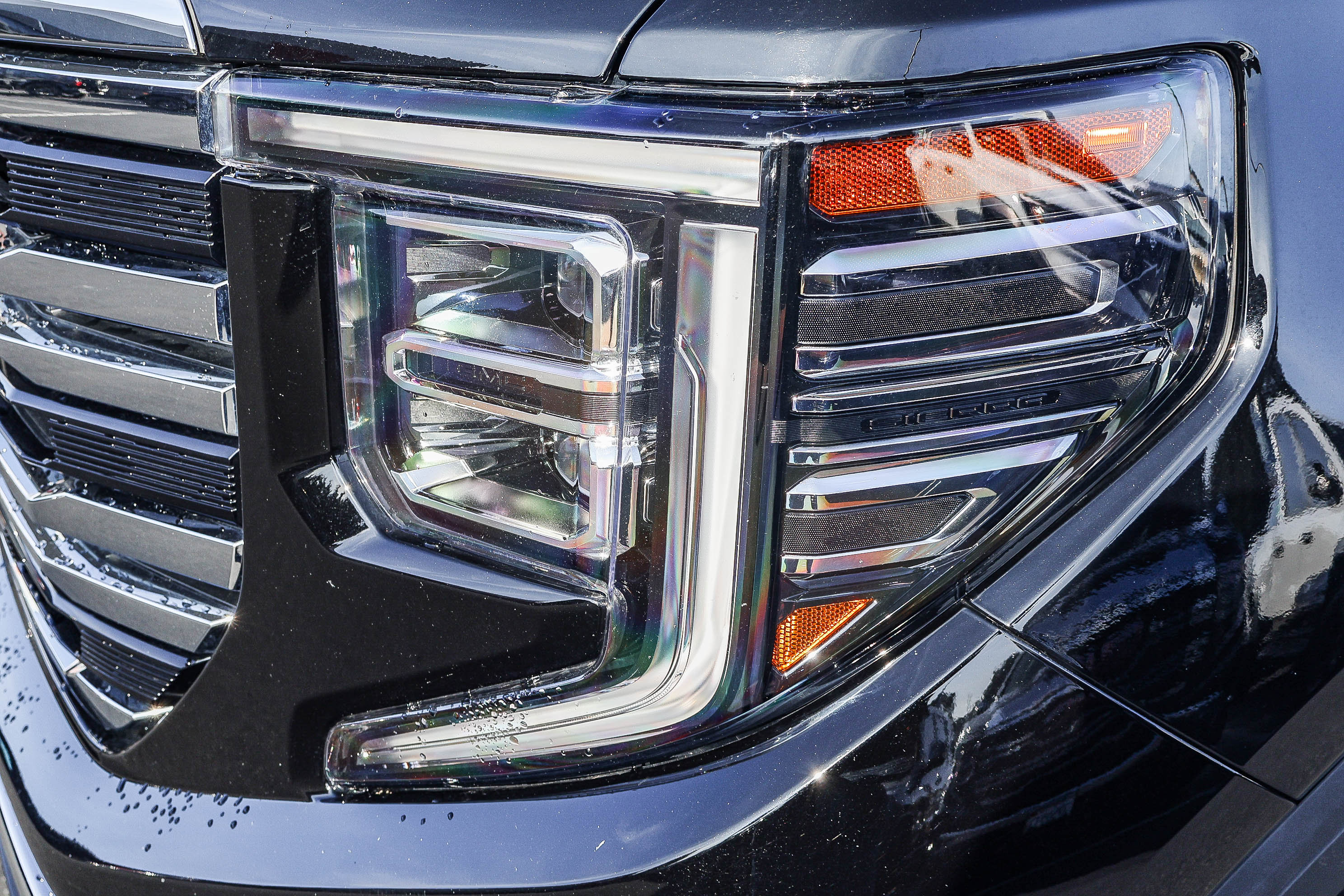 Certified 2025 GMC Sierra 1500 SLT image 25