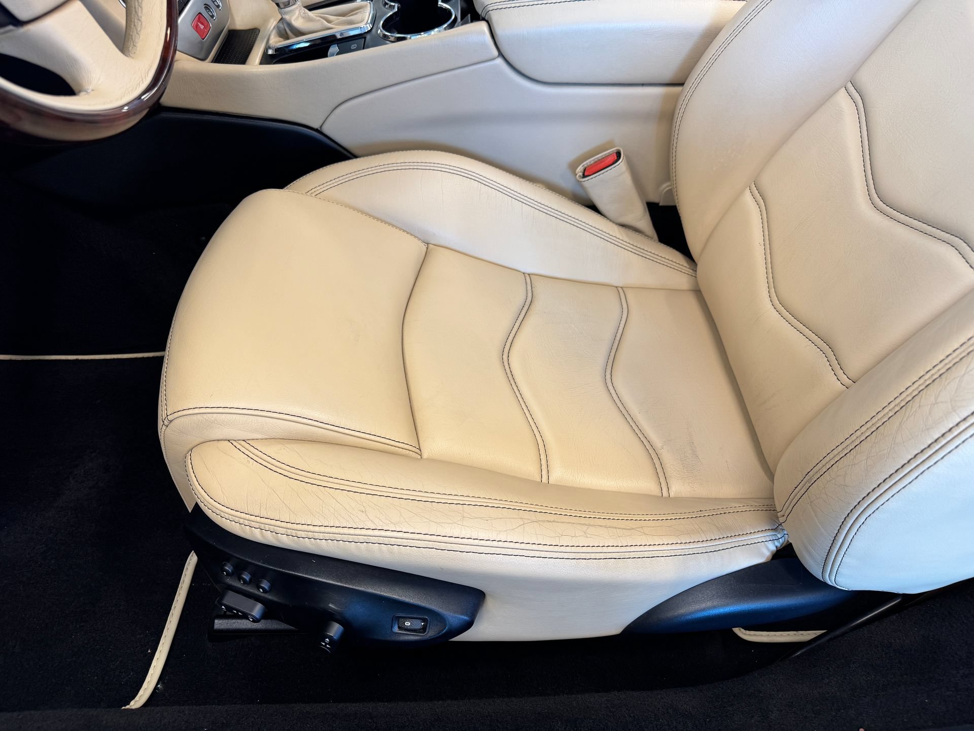 Used 2014 Maserati GranTurismo Convertible RWD image 27