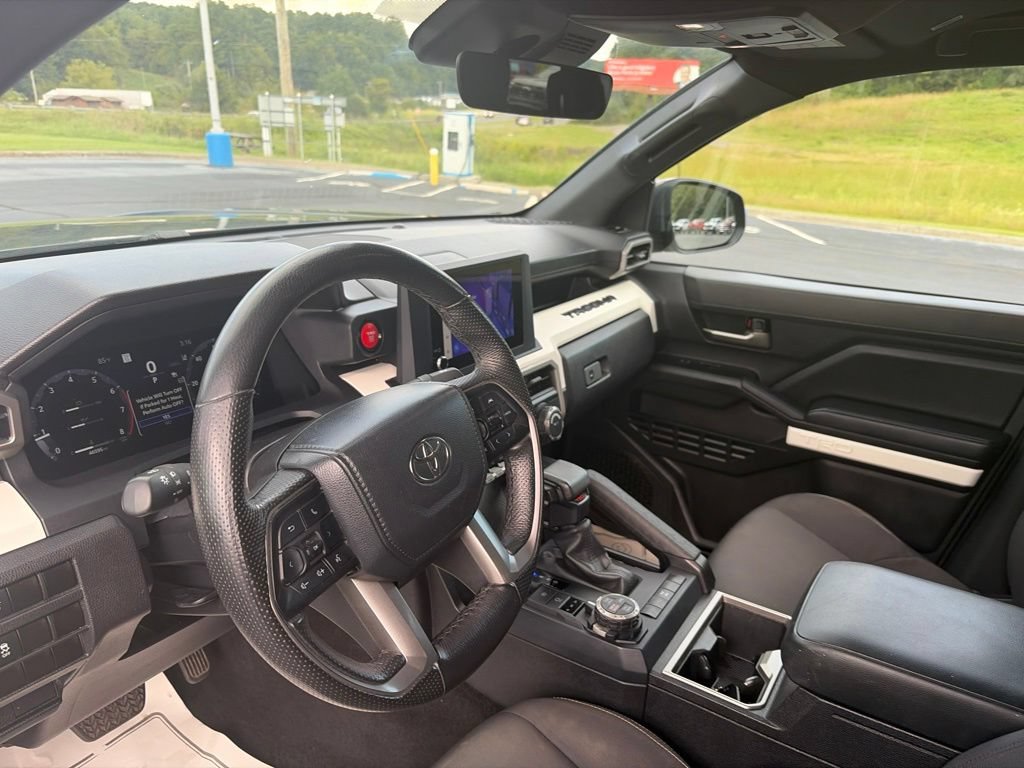 Used 2024 Toyota Tacoma TRD Off-Road AWD/4WD image 18
