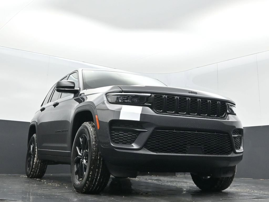 New 2025 Jeep Grand Cherokee Altitude image 29