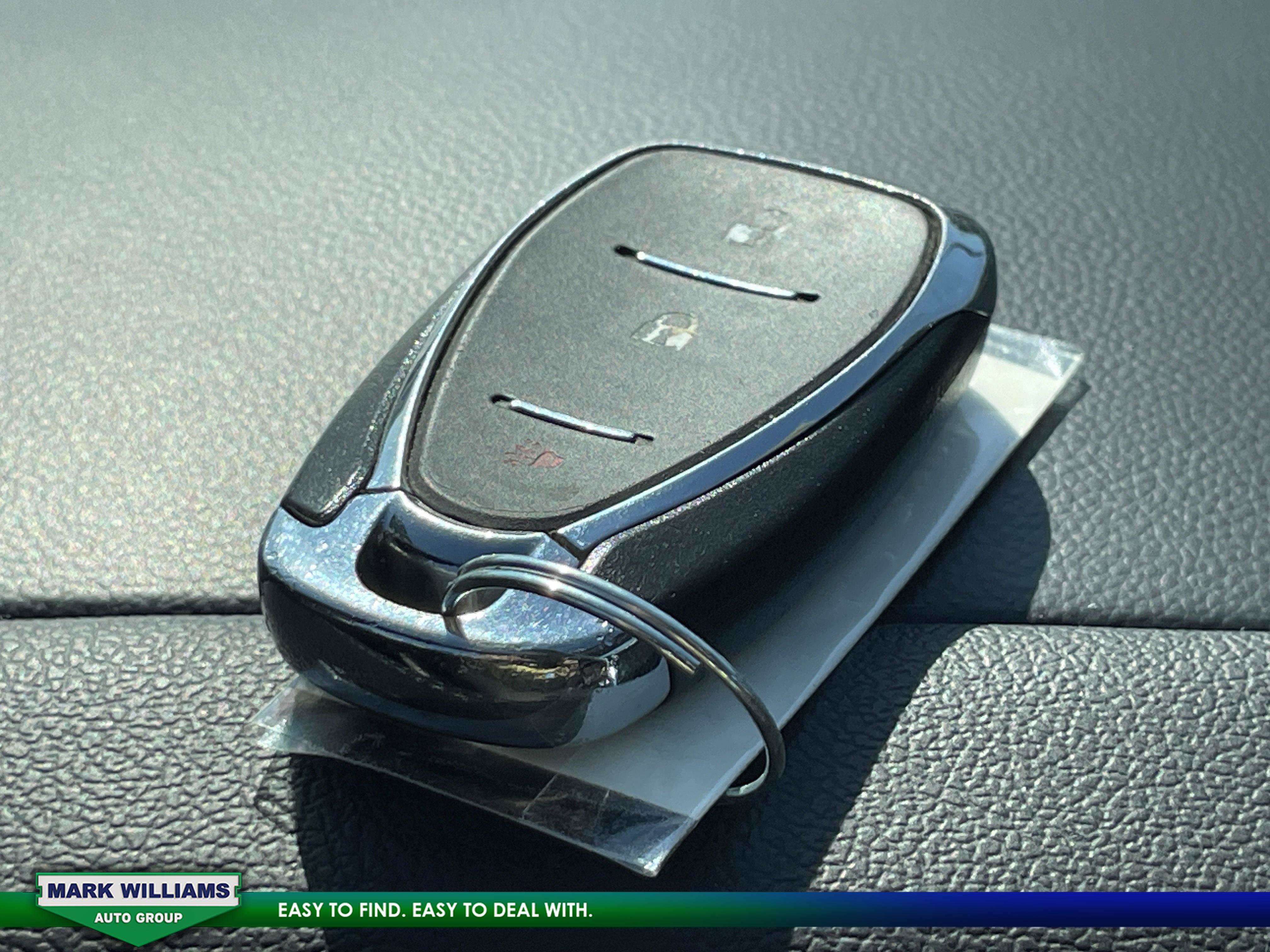 Used 2023 Chevrolet Equinox RS w/ LPO, Floor Liner Package image 21