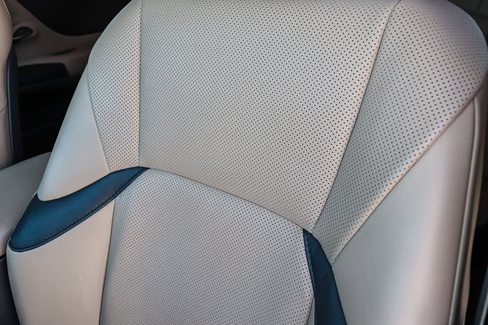 Used 2021 Lexus ES 300h w/ Premium Package image 34