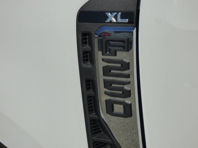 New 2026 Ford F250 XL w/ XL Chrome Package image 3