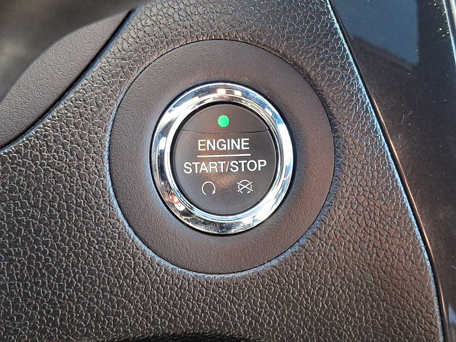 Used 2017 Ford Explorer XLT w/ Equipment Group 202A image 25