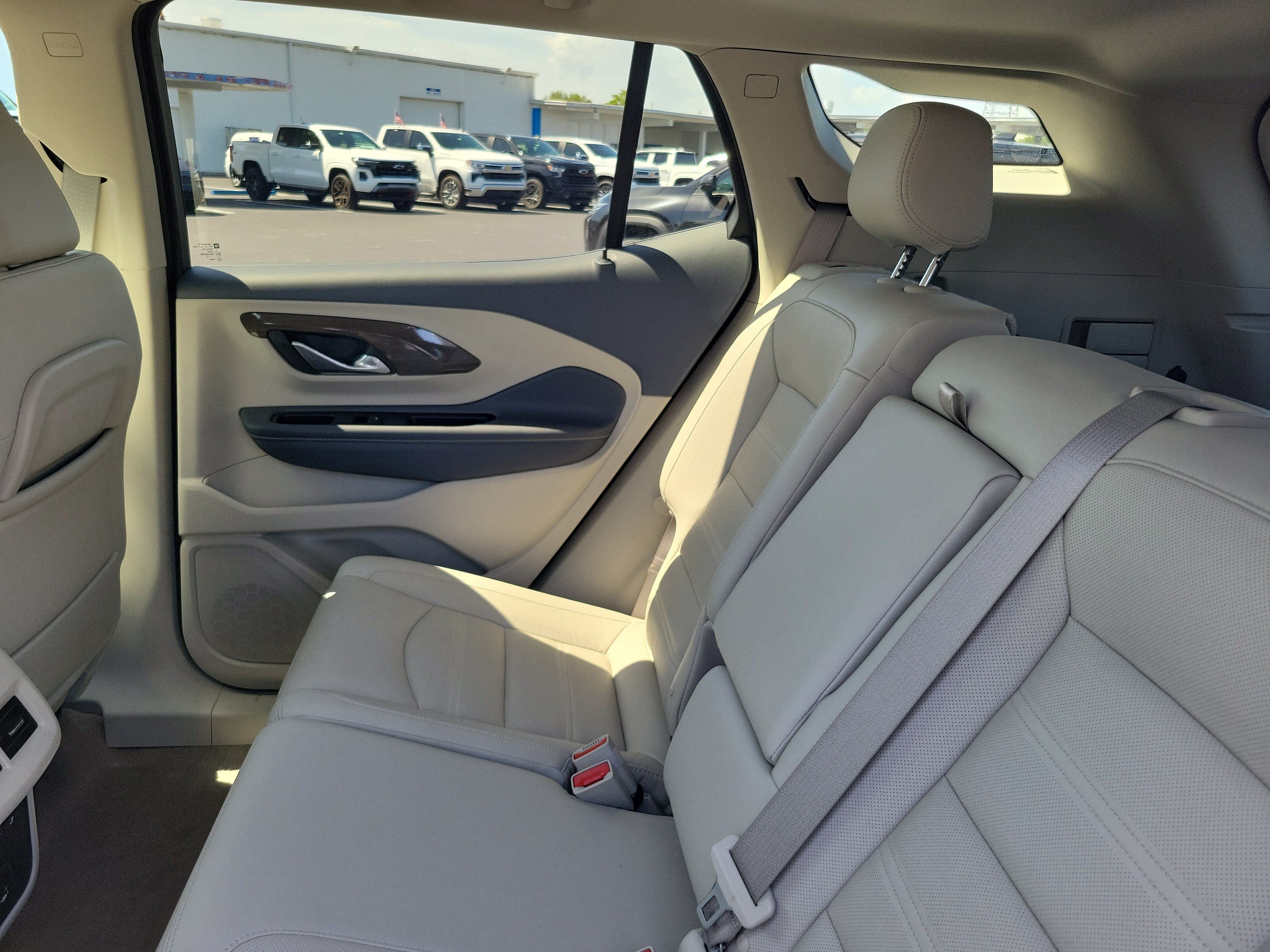 Used 2023 GMC Terrain Denali w/ Denali Premium Package AWD/4WD image 10
