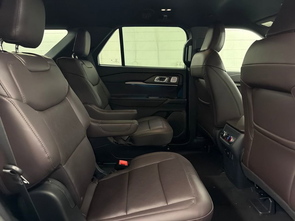 New 2026 Ford Explorer Platinum RWD image 29