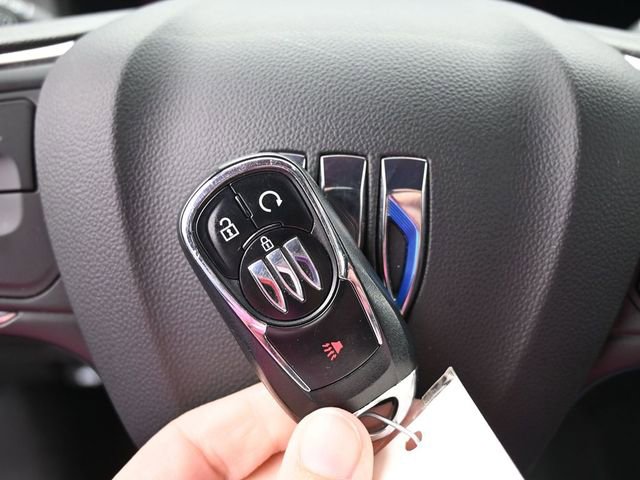Used 2025 Buick Encore GX Preferred image 32