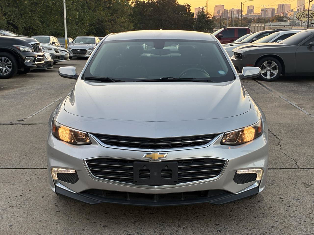 Used 2016 Chevrolet Malibu LT FWD image 4