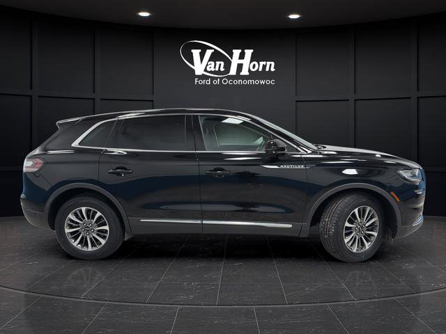 Used 2022 Lincoln Nautilus Reserve AWD/4WD image 8
