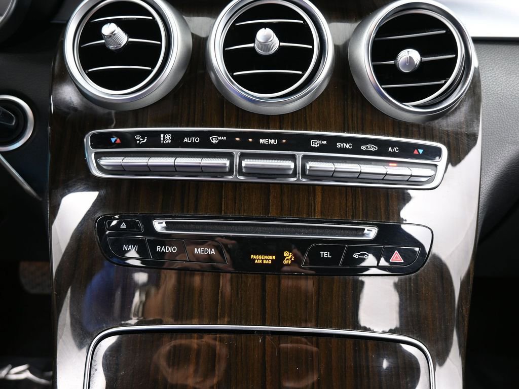 Used 2019 Mercedes-Benz GLC 300 4MATIC image 23