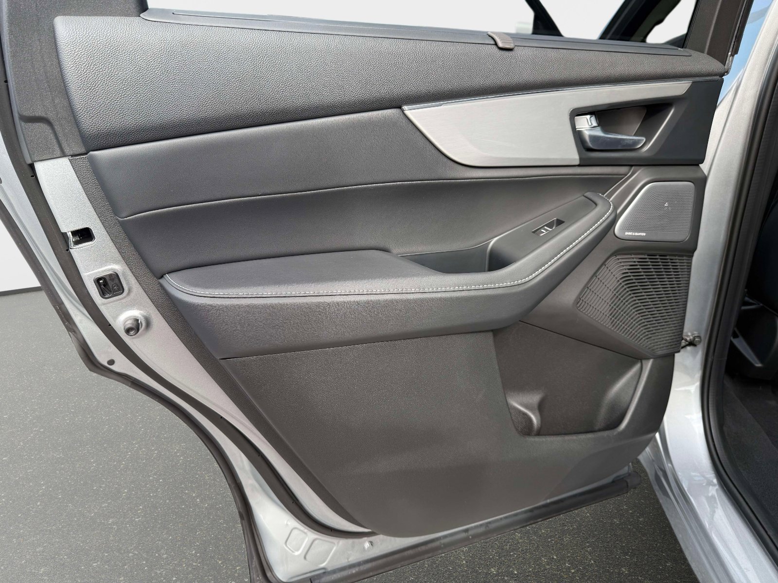 Certified 2026 Acura MDX FWD w/ Technology Package image 11