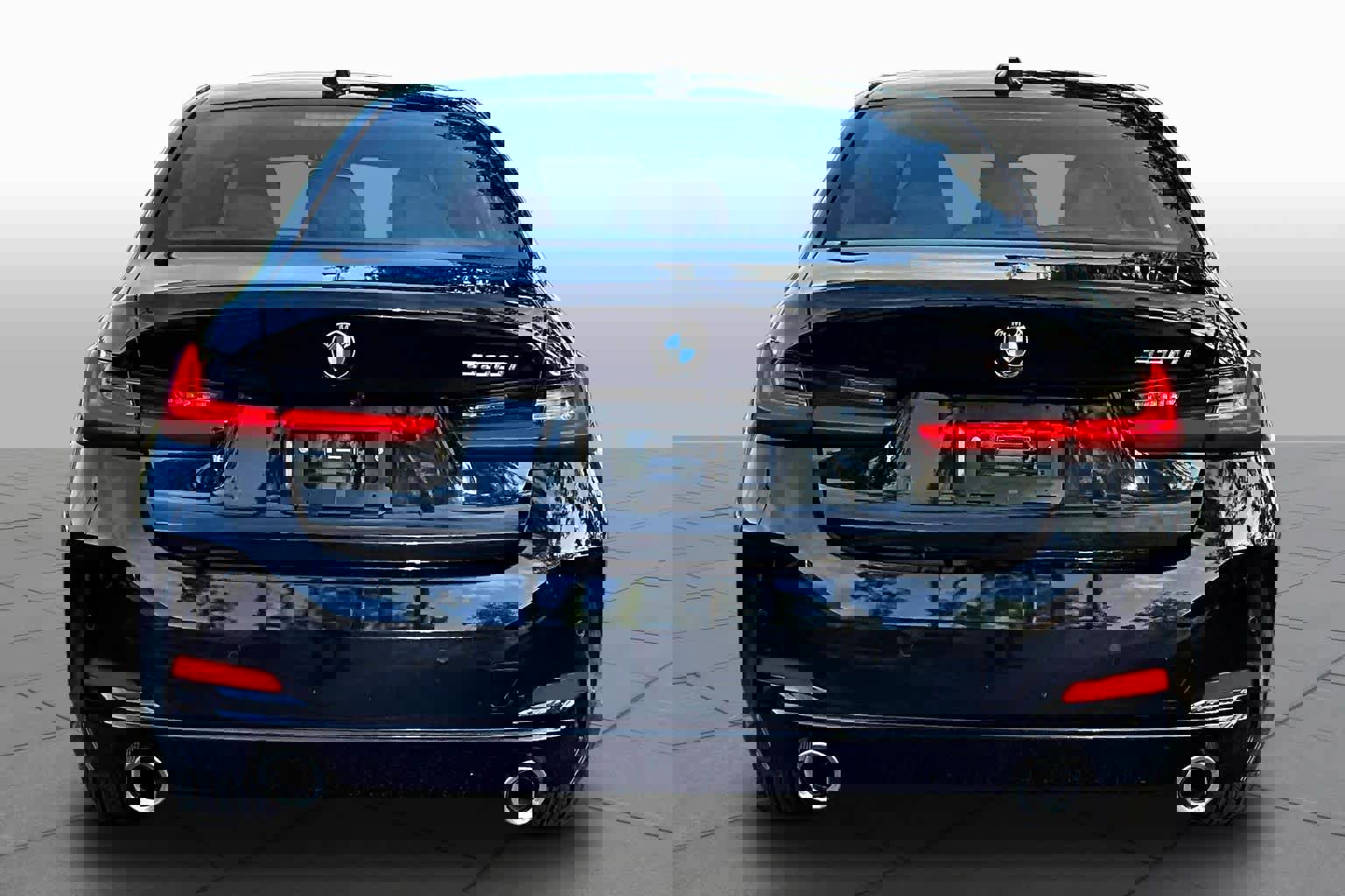 Used 2025 BMW 330i Sedan RWD image 5