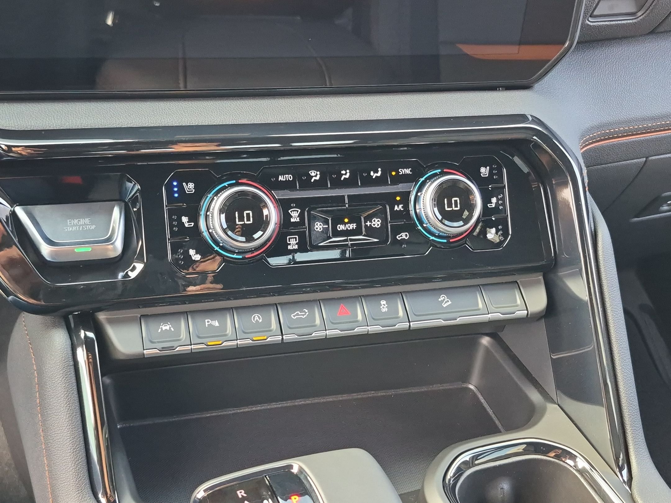 New 2026 GMC Sierra 1500 AT4 w/ AT4 Premium Package AWD/4WD image 12