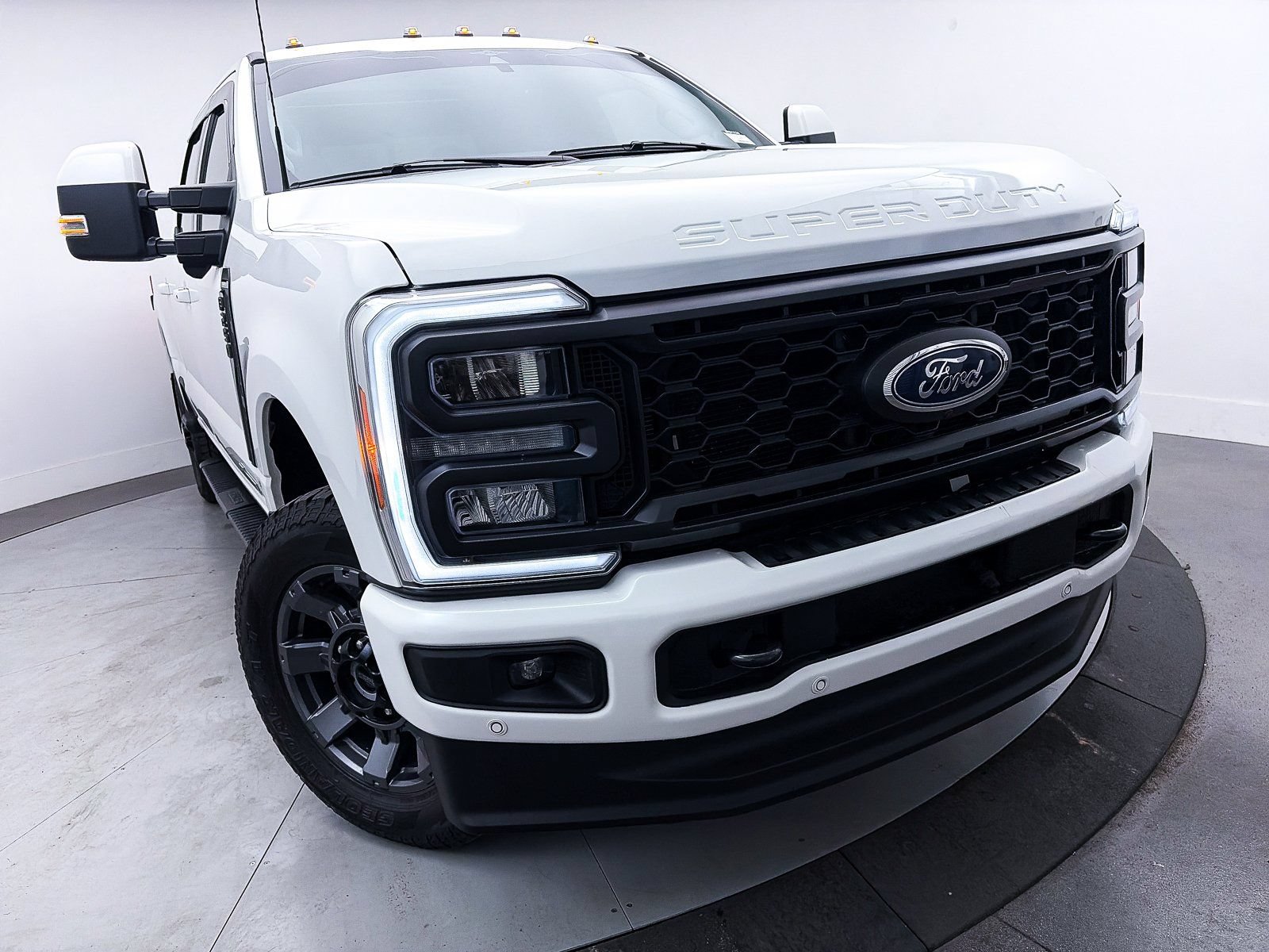 Used 2023 Ford F250 Lariat w/ Lariat Ultimate Package AWD/4WD image 19