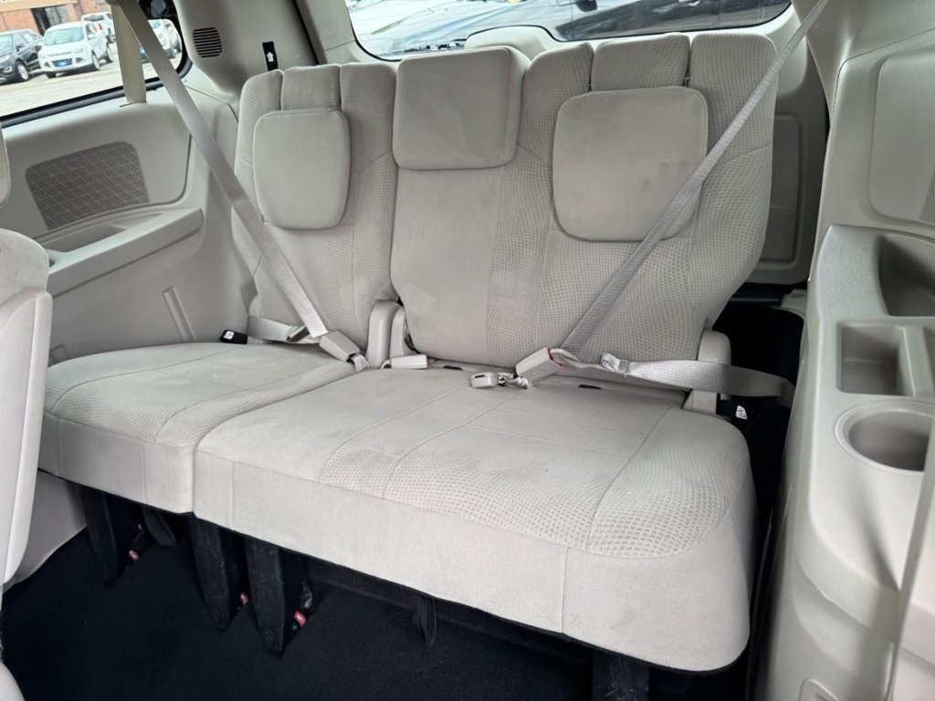 Used 2012 Dodge Grand Caravan SXT w/ Entertainment Group 1 FWD image 11
