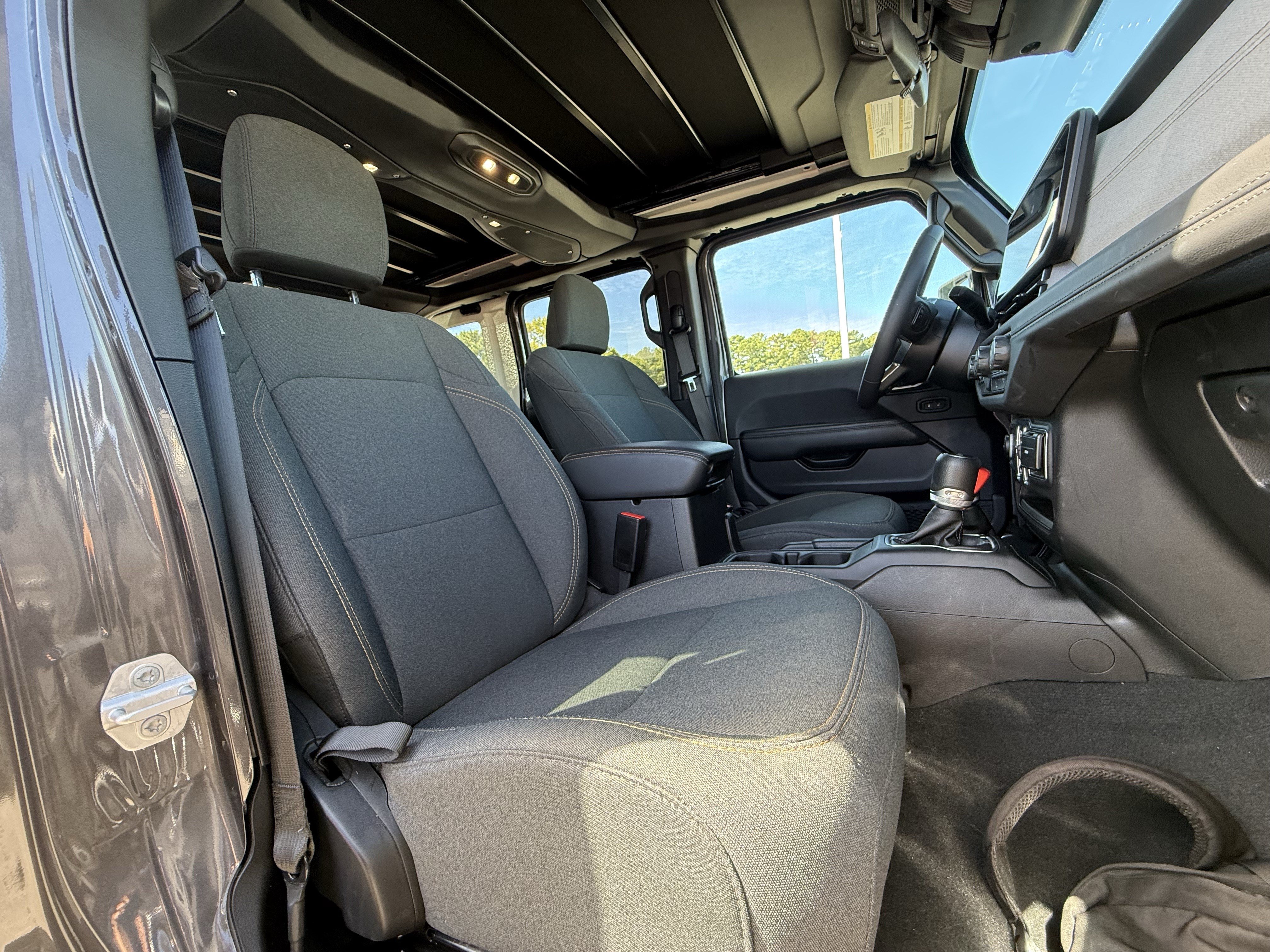 Used 2026 Jeep Wrangler Unlimited Sahara AWD/4WD image 33