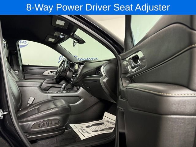 Used 2023 Chevrolet Traverse LT image 18